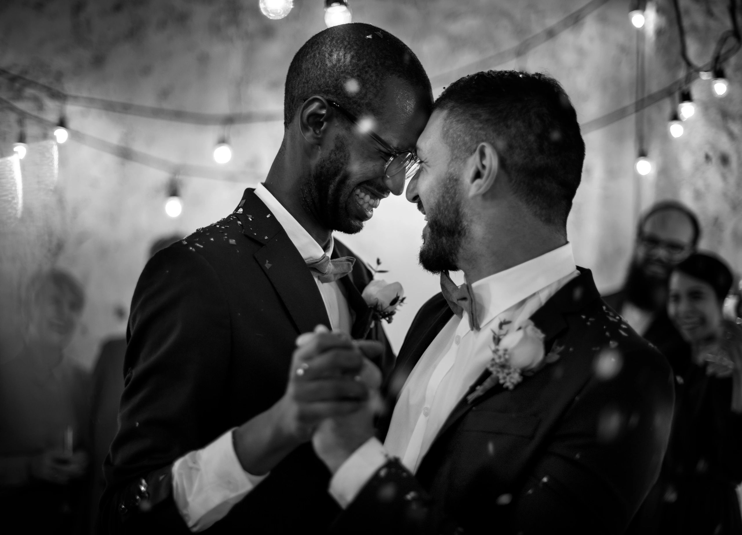 Wedding couple dancing - example of Shanil's event photography